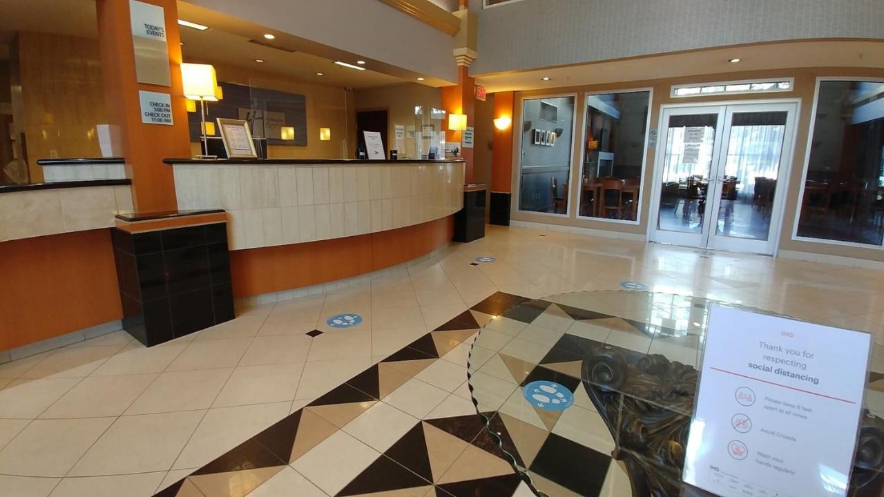 Holiday Inn Express Calgary South By Ihg Exterior foto
