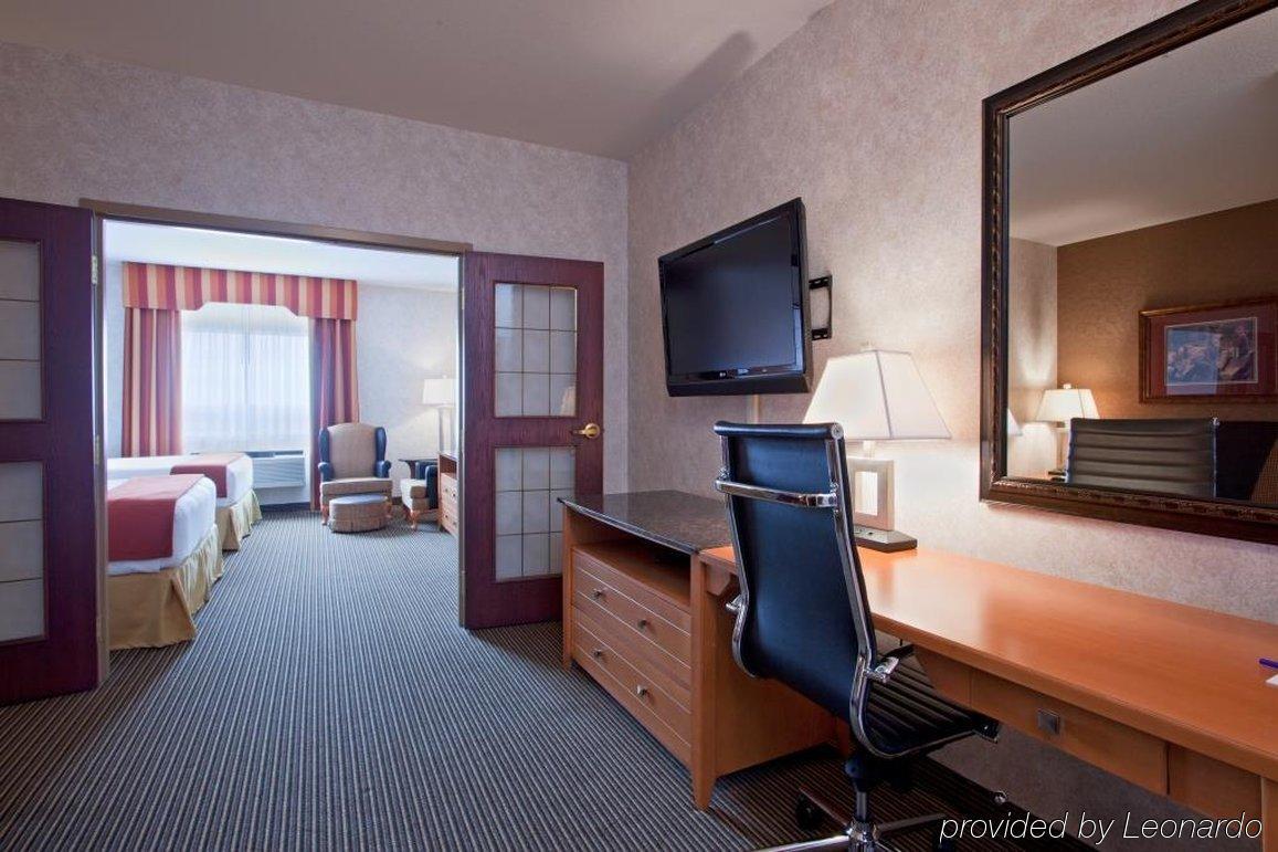 Holiday Inn Express Calgary South By Ihg Zimmer foto