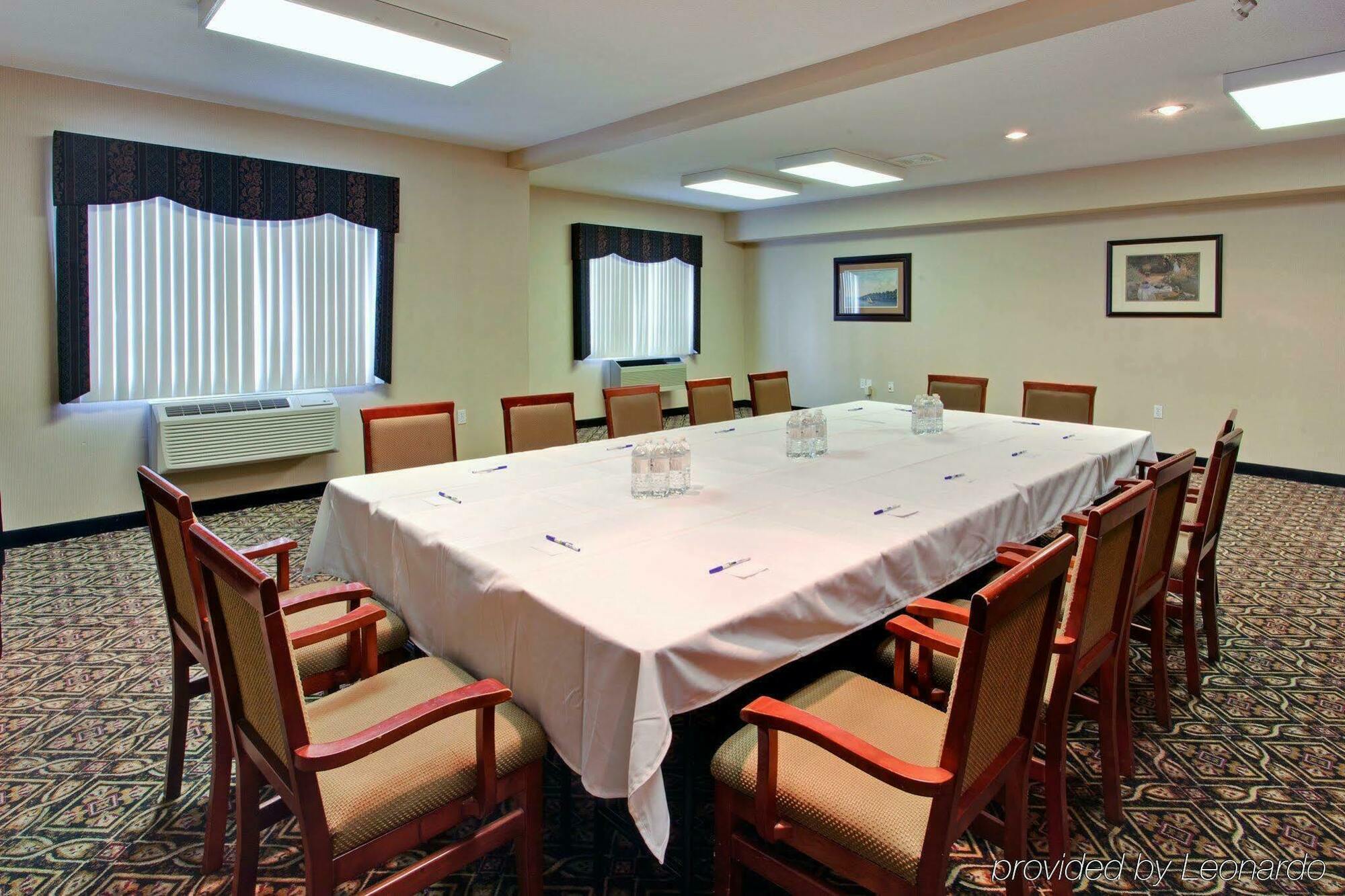 Holiday Inn Express Calgary South By Ihg Exterior foto