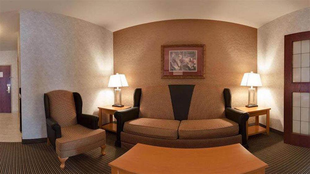 Holiday Inn Express Calgary South By Ihg Exterior foto